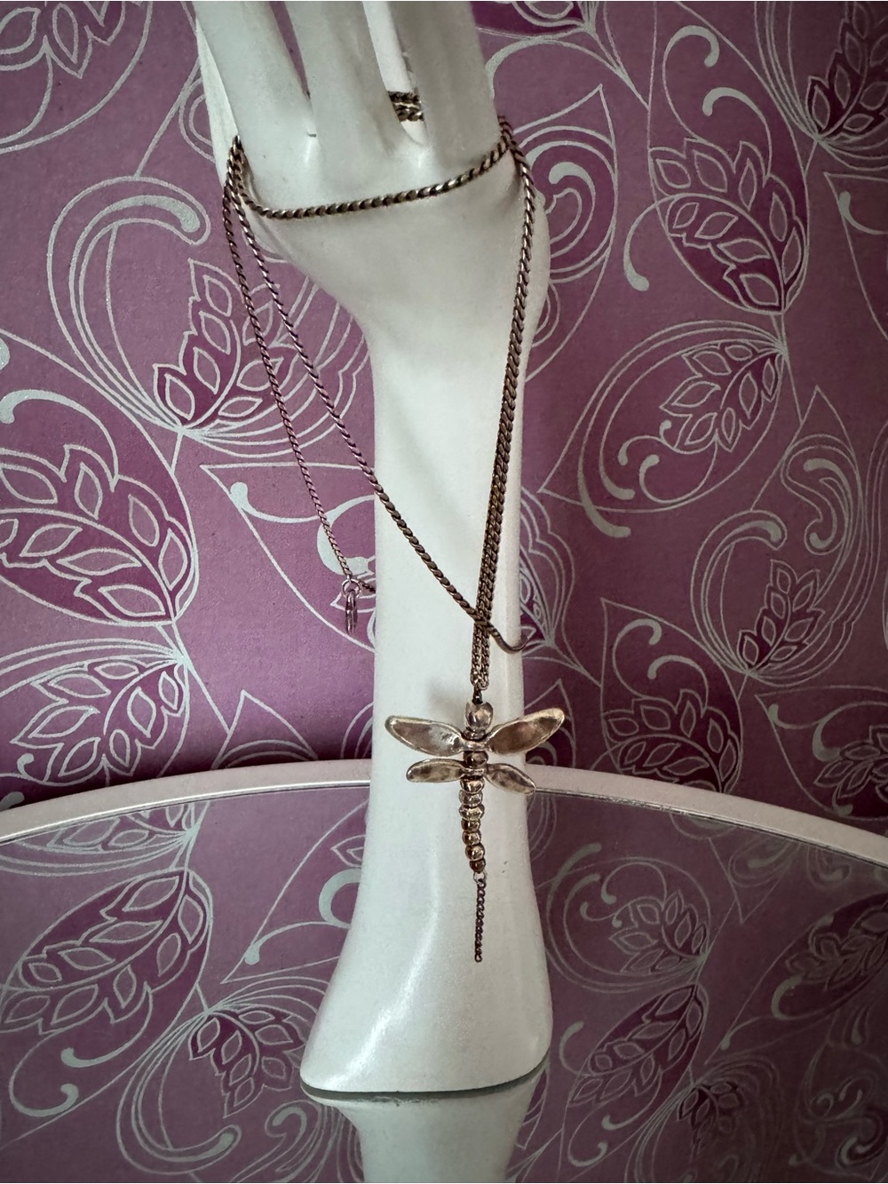 UNO de 50 Silver plated Dragonfly Pendant Necklace - Picture 2 of 3
